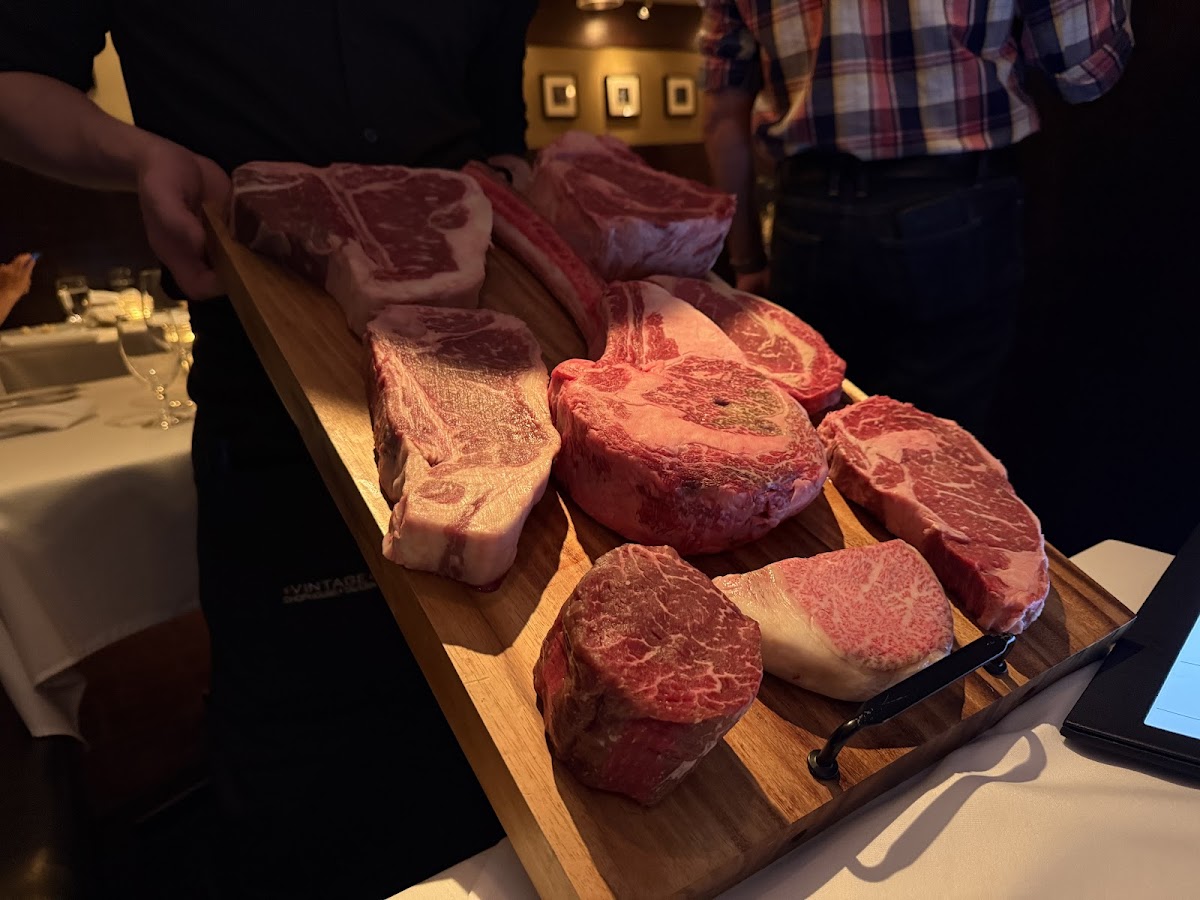 Vintage Chophouse — Restaurant
